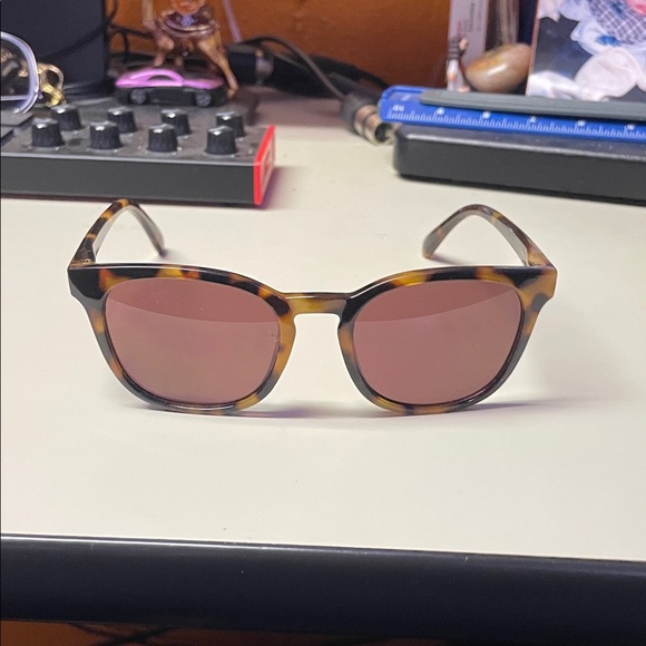 Tortoise Shell Sunglasses - Picture 1 of 4